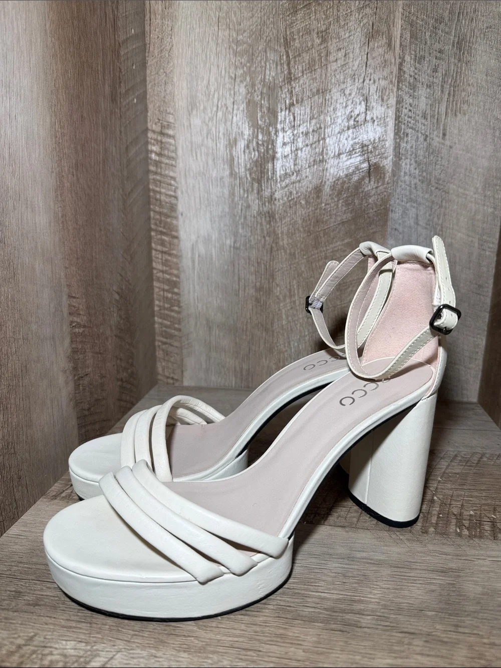 ECCO Elevate Sculpted Sandal Platform